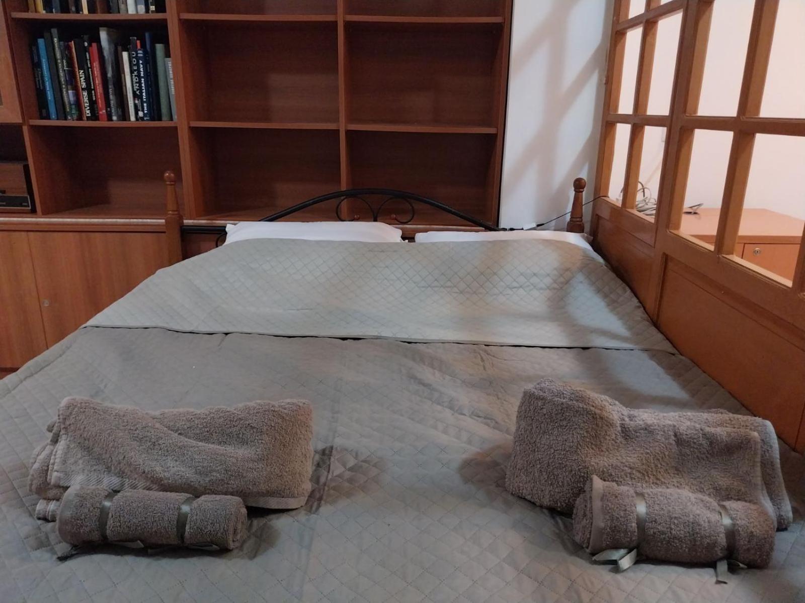 Bibliotheque Vintage Studio & Easy Garden Heraklion  Екстер'єр фото